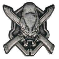 04212-Crossed-Swords-cutout.jpg (85993 bytes)